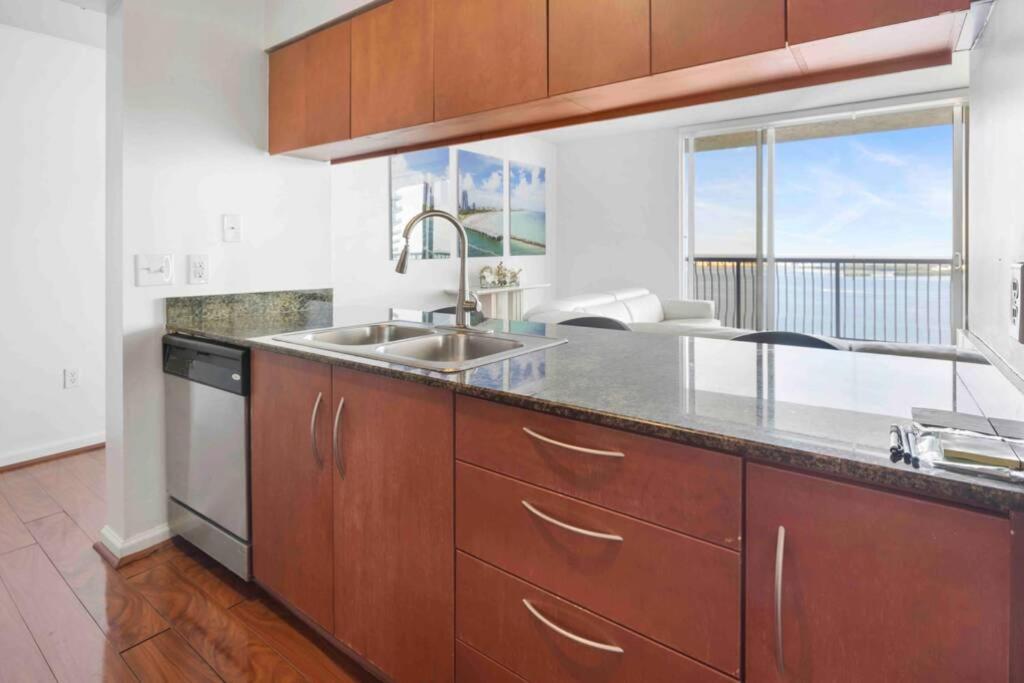Stunning 2br Penthouse Brickell/direct Oceanview!! Apartamento Miami